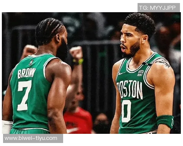 布朗称赞塔图姆积极参与客场比赛展现出色团队精神