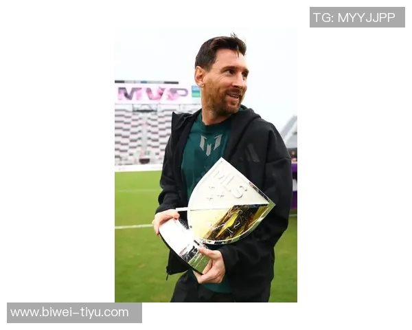 梅西感恩队友支持共同分享年度MVP与金靴奖荣耀